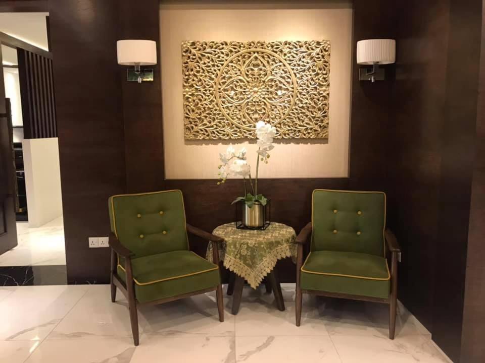 Serapi Hotel Кучинг Екстериор снимка