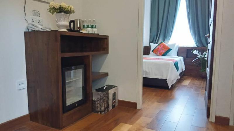 Serapi Hotel Кучинг Екстериор снимка